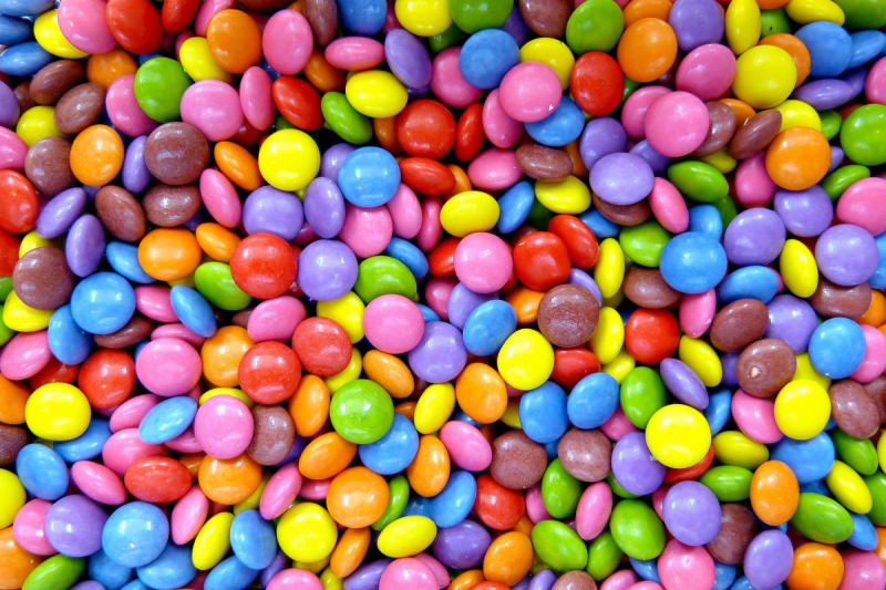 confiserie-ST MANDRIER SUR MER-min_smarties_confectionery_lenses-1150911